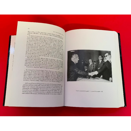Storia Della Pininfarina 1930-2005: Un'Industria Italiana Nel Mondo - A Cura di Valerio Castronovo Storia Della Pininfarina 1930-2005: Un'Industria Italiana Nel Mondo - A Cura di Valerio Castronovo