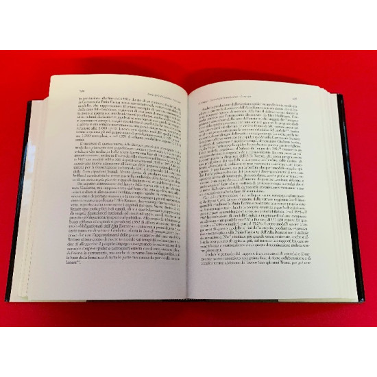 Storia Della Pininfarina 1930-2005: Un'Industria Italiana Nel Mondo - A Cura di Valerio Castronovo Storia Della Pininfarina 1930-2005: Un'Industria Italiana Nel Mondo - A Cura di Valerio Castronovo