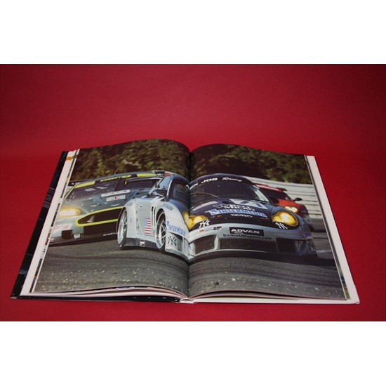 24 Hours Le Mans 2005 Official Yearbook  English Edition