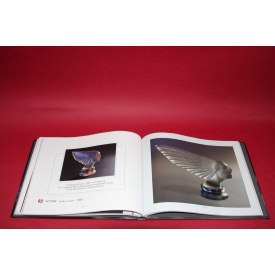 The Automotive Mascot Worldwide un Objet d'Art 