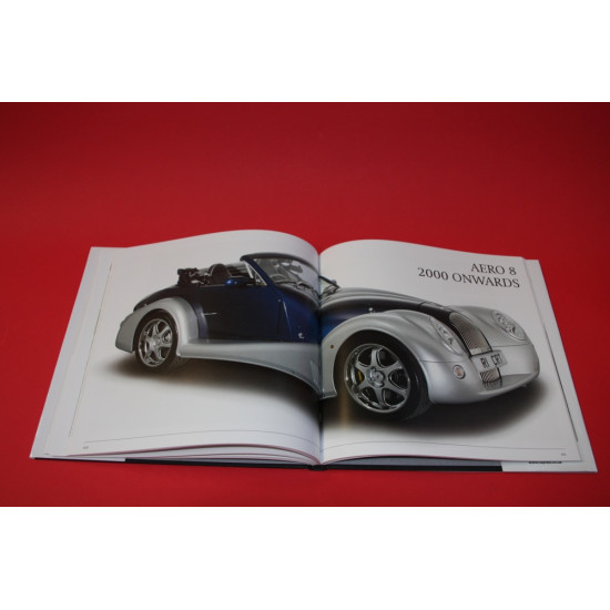 Haynes Great Cars: Morgan Plus 8 A celebration of a classically British sports car Haynes Great Cars: Morgan Plus 8 A celebration of a classically British sports car